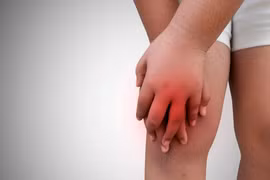Nhận biết sớm viêm khớp tự phát thiếu niên để bảo vệ trẻ 