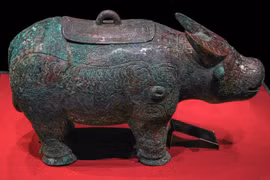 Độc đáo chiếc bình hình trâu 3.000 năm tuổi 