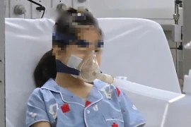 Nghẹt thở hành trình cứu trẻ 14 tuổi biến chứng lupus ban đỏ