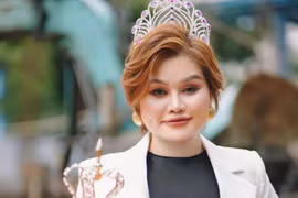 Hoa hậu Nhân ái Kim Ngọc từng ở nhà dột, làm thuê đủ nghề