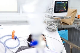 Hành động giúp cô gái thoát chấn thương đầu khi nhảy khỏi tòa nhà bốc cháy 