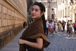 Á hậu Huyền My lên tiếng việc thanh lý giày cũ giá 2 triệu