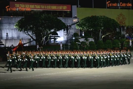 Hình ảnh đẹp hàng nghìn chiến sĩ, xe pháo hợp luyện diễu binh