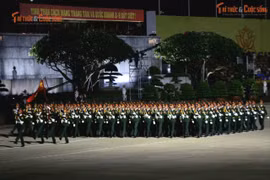 Hình ảnh đẹp hàng nghìn chiến sĩ, xe pháo hợp luyện diễu binh