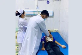 Giành sự sống cho trẻ xuất huyết tiêu hóa rất nặng do loét tá tràng