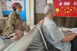 Người trên 65 tuổi tạm trú tại TP HCM có được hỗ trợ BHYT 100%?