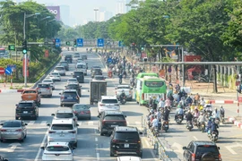 Nhiều tuyến đường Hà Nội lắp camera AI phạt nguội