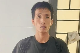 Bắt khẩn cấp cha dượng bạo hành bé gái ở Hà Tĩnh