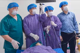 Lấy xương cá kịp thời khai thông đường thở cho bệnh nhân 63 tuổi