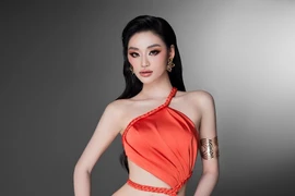 Hoa hậu Yến Nhi dậy từ 4h sáng trang điểm thi Miss Grand International