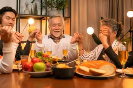 Gia đình hưng thịnh từ đời này sang đời khác, bí quyết nằm ở 6 chữ 