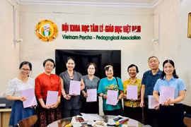 Kinh nghiệm và sáng kiến trong triển khai chỉ thị, nghị quyết, văn kiện của Đảng