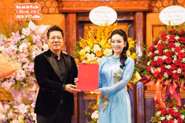 NSƯT Tân Nhàn nhận quyết định bổ nhiệm chức danh Phó Giáo sư