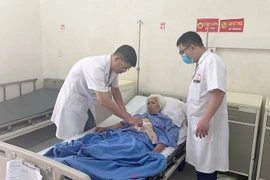 Cắt ruột thừa, làm hậu môn cho bệnh nhân thủng túi thừa 