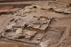 Khai quật mộ cổ 1.800 năm tuổi, tìm thấy thứ không ngờ trên các bộ hài cốt