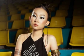 Bảo Ngân tự tin trên sàn catwalk, hé lộ dự án điện ảnh mới