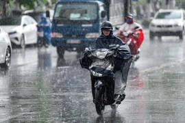 Thời tiết hôm nay 3/6: Bắc Bộ mưa dông, Trung Bộ nắng nóng