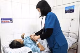 Chủ quan với vết thương do gà đạp, một người ở Phú Thọ uốn ván toàn thể