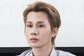 Jack bị phạt 55 triệu, đình chỉ hoạt động 9 tháng vì biểu diễn phản cảm