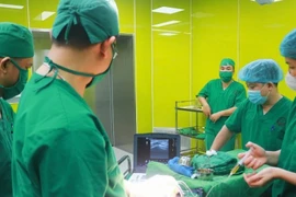 Cứu cánh tay “đông cứng” lâu năm cho người bệnh 51 tuổi