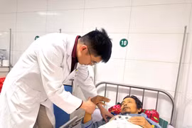 Điều trị ung thư gan vỡ khối u 10cm bằng phương pháp nút mạch 