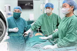 Phẫu thuật ít xâm lấn bảo tồn tối đa buồng trứng cho bệnh nhân trẻ