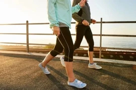 Chú ý đôi chân khi đi bộ để phát hiện sớm bệnh mạch máu