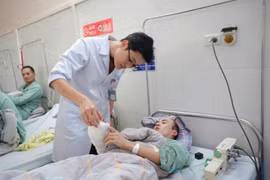 Cứu bàn tay đứt rời bằng kỹ thuật vi phẫu