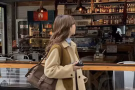 Gam màu ấm lên ngôi trong thời trang mùa đông 2025