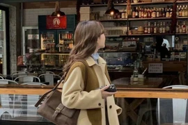 Gam màu ấm lên ngôi trong thời trang mùa đông 2025