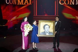 Xúc động đêm nhạc tri ân người thầy tài hoa - GS.NSND Trung Kiên