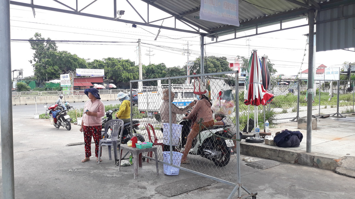 View - Nhập nhằng phí chợ - phí giữ xe tại chợ Sa Ra, người dân bức xúc | Báo Tri thức và Cuộc sống - TIN TỨC PHỔ BIẾN KIẾN THỨC 24H