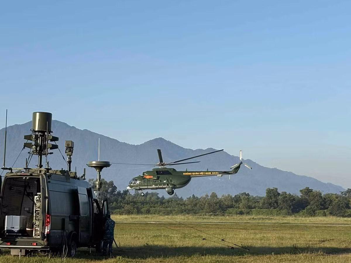 Trước đó, sáng 3/9, Trung đoàn 930 (Sư đoàn 372) cũng đã đưa một trực thăng trở về căn cứ Đà Nẵng. Riêng Trung đoàn 917 là lực lượng góp mặt nhiều nhất trong đội hình trực thăng A80, với 6 chiếc trực thăng cùng toàn bộ phi công, cơ giới, kỹ thuật tham gia.