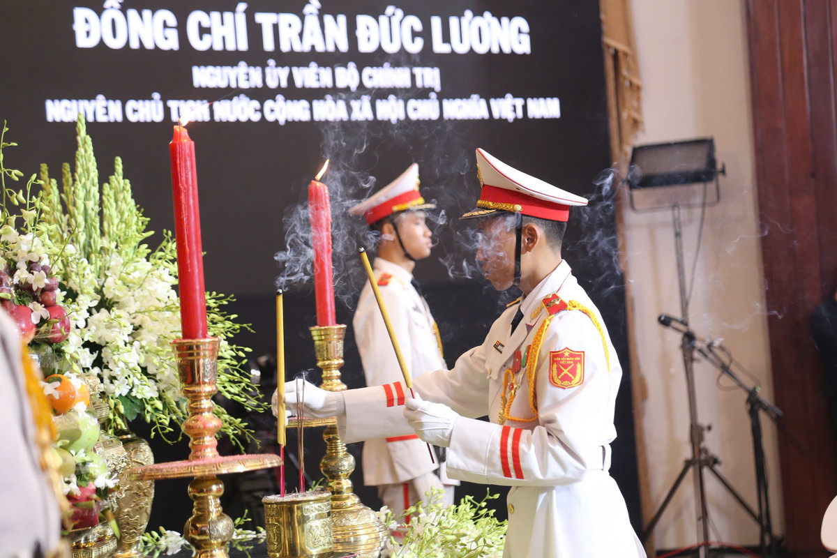 Thay mặt Ban tổ chức lễ tang tại TP HCM, đồng chí Nguyễn Văn Được bày tỏ lời cảm ơn chân thành tới các đồng chí lãnh đạo, nguyên lãnh đạo Đảng, Nhà nước, Mặt trận Tổ quốc Việt Nam, các ban, bộ, ngành Trung ương; lãnh đạo, nguyên lãnh đạo TP HCM; các tỉnh ủy, thành ủy, UBND các tỉnh, thành trên cả nước; lực lượng vũ trang nhân dân; các cơ quan ngoại giao, tổ chức quốc tế; các đồng chí, đồng nghiệp, đồng bào trong và ngoài nước cùng các cơ quan thông tấn, báo chí đã gửi điện, thư chia buồn, vòng hoa viếng và trực tiếp tham dự Lễ truy điệu tại TP HCM.