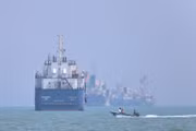 Mỹ - Iran đạt thỏa thuận, khi nào eo biển Hormuz được mở lại?