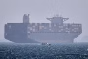 Ngành vận tải biển ra sao khi eo biển Hormuz vẫn bị phong tỏa?