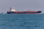 Mỹ tuyên bố bắn hạ 4 máy bay không người lái của Iran
