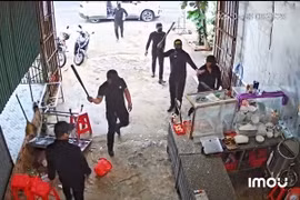 Đắk Lắk: 300 cảnh sát truy bắt nhóm côn đồ đập phá quán phở