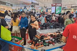 Siêu thị, trung tâm thương mại nhộn nhịp kỳ nghỉ Tết Dương lịch 2026