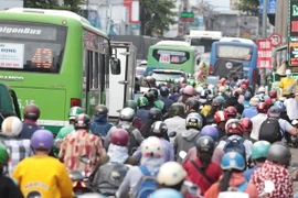 Áp lực giao thông quá tải, TP HCM hướng tới giãn dân khỏi lõi đô thị