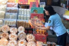 TP HCM siết chặt kiểm soát buôn lậu, hàng giả dịp Tết Nguyên đán Bính Ngọ 