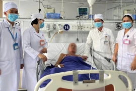 Suýt mất mạng vì ăn nho: Bác sĩ cảnh báo nguy cơ hóc dị vật