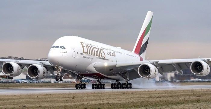 Giá niêm yết một chiếc Airbus A380 hoàn toàn mới vào khoảng 445 triệu USD. Tuy nhiên, giá thực tế phụ thuộc vào cấu hình, chiết khấu, và tình trạng máy bay. Ảnh: Upgraded Points