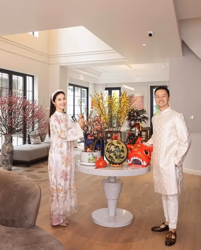 Biệt thự Diễm My 9X và ông xã doanh nhân Vinh Nguyễn đang sống là món quà cưới đầy ý nghĩa từ bố mẹ chồng. Ảnh: chụp màn hình