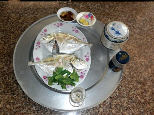 Trên chợ mạng, cá từ bi được rao bán với giá khoảng 200.000 đồng/kg. Nhiều thực khách săn lùng bởi sự quý hiếm và hương vị độc đáo. Ảnh: Saostar