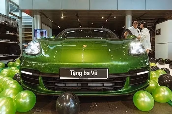 Ước tính, tổng giá trị dàn xe của Nguyễn Quốc Vũ có thể chạm ngưỡng 200 tỷ đồng. Ảnh: FBNV