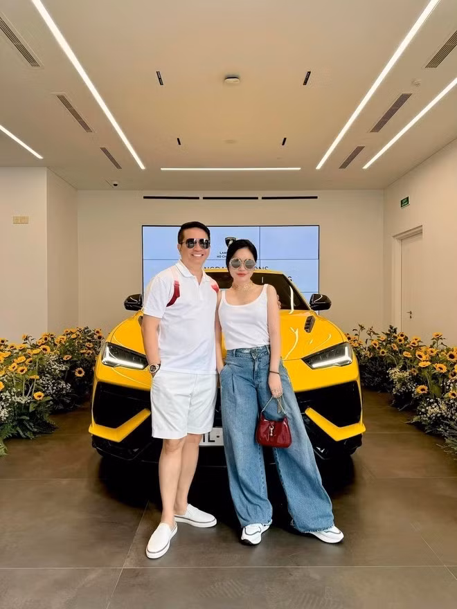 Thời điểm chia sẻ xây biệt thự 400 tỷ đồng, vợ chồng Đoàn Di Băng - Nguyễn Quốc Vũ cho biết sẽ dành riêng tầng hầm để làm nơi để siêu xe. Ảnh: FBNV