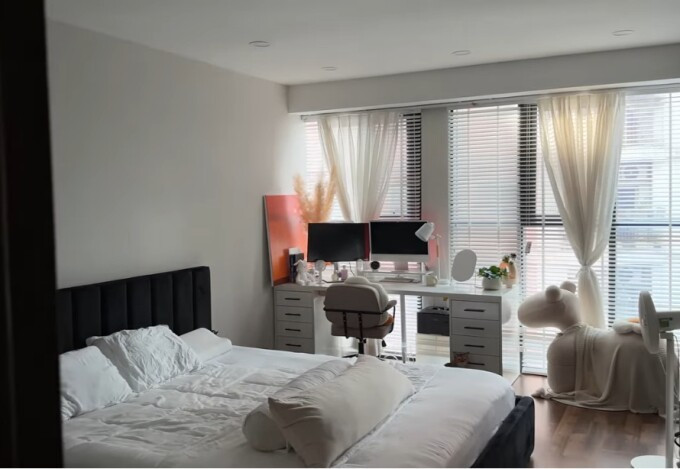 Phòng ngủ mang đậm hơi hướng tối giản theo phong cách tối giản. Ảnh: FBNV