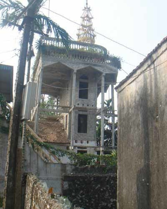 Năm 2018, ngôi nhà kỳ quái "không giống ai" của ông Nguyễn Văn Cường (ở Nghệ An) thu hút sự chú ý của nhiều người. Ảnh: Dân Việt