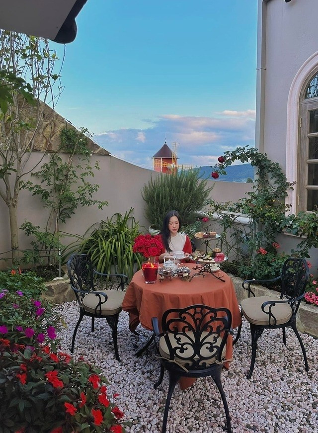 View - Toàn cảnh dinh thự bề thế như lâu đài của Hoa hậu Thu Hoài | Báo Tri thức và Cuộc sống - TIN TỨC PHỔ BIẾN KIẾN THỨC 24H